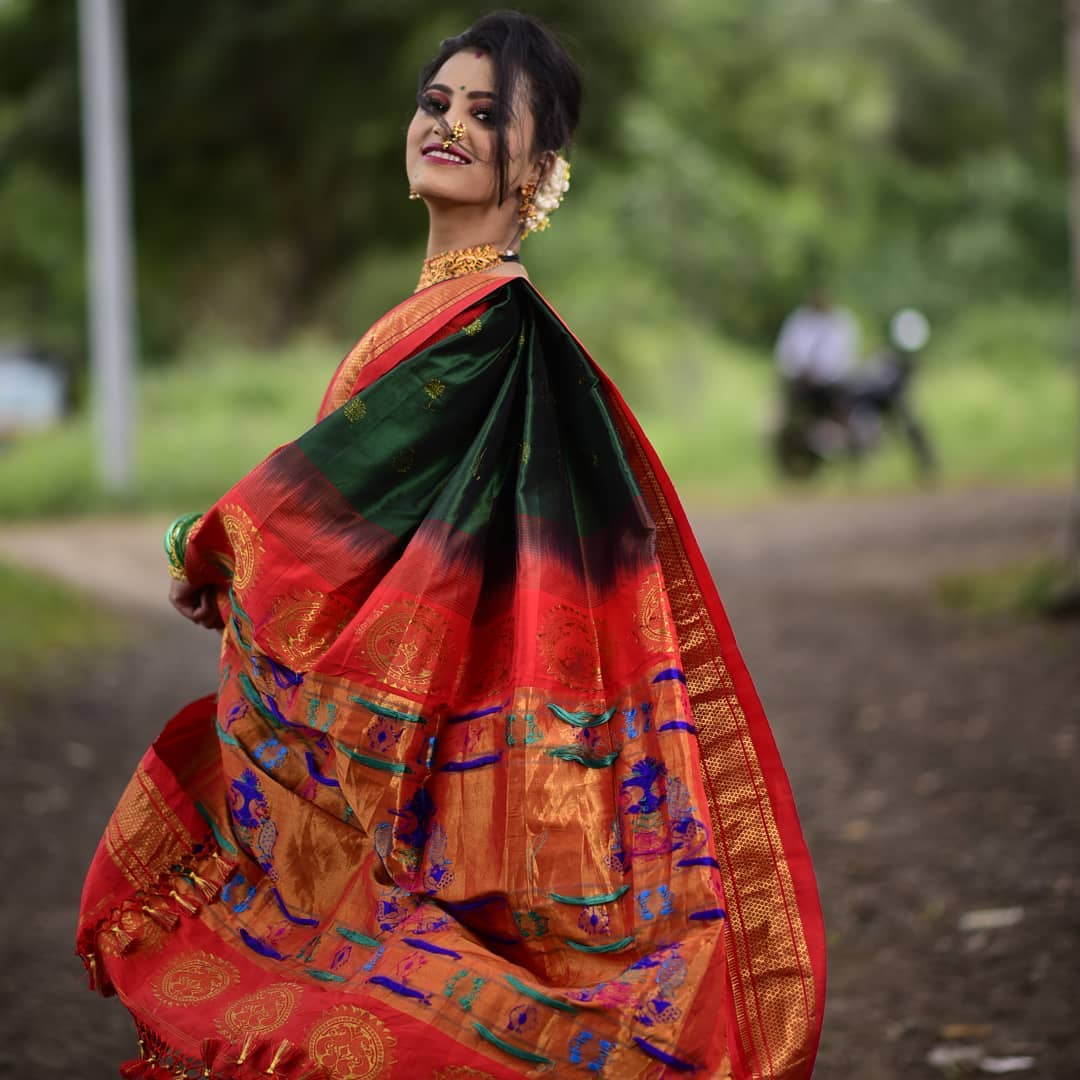 Majestic Green Color Paithani Silk Saree With Blouse Piece