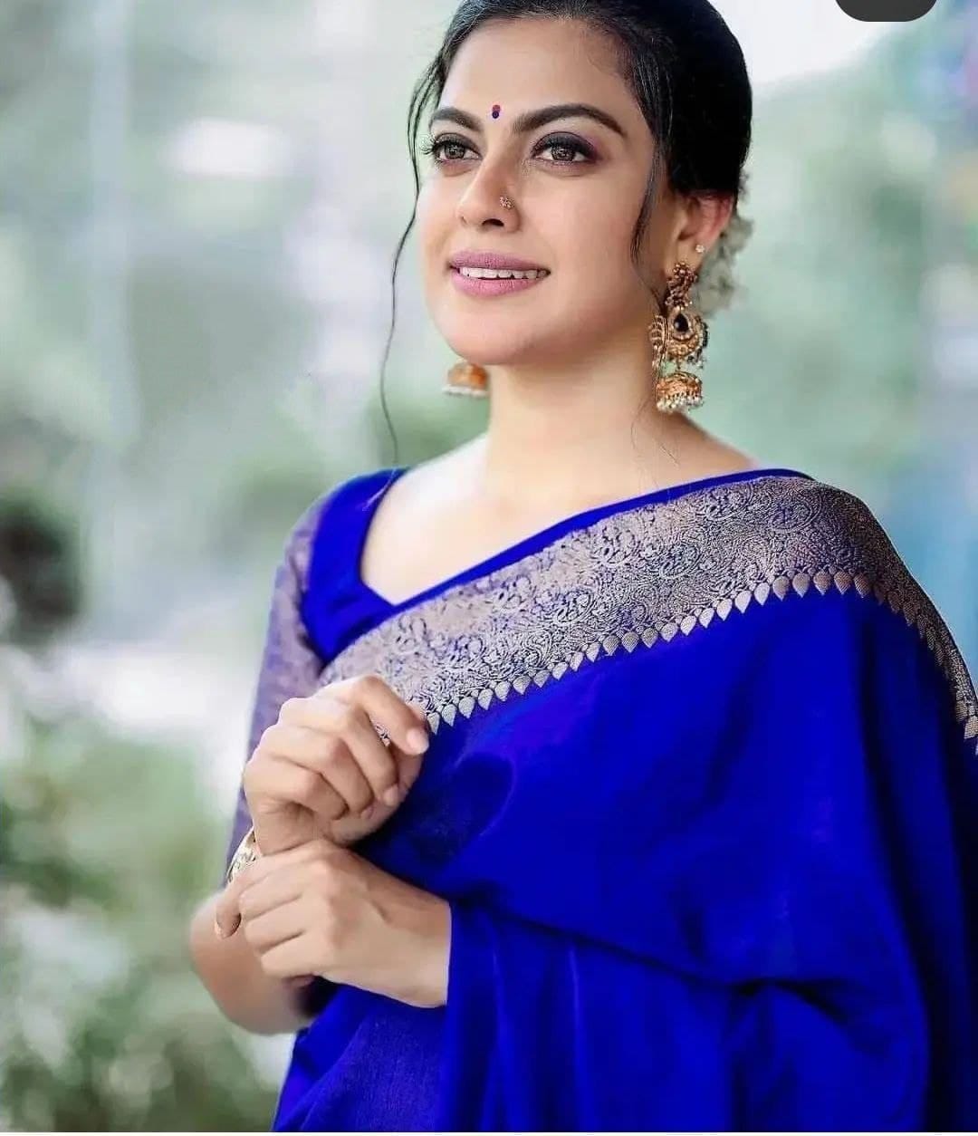 Invigorating Royal Blue Color Soft Lichi Silk 