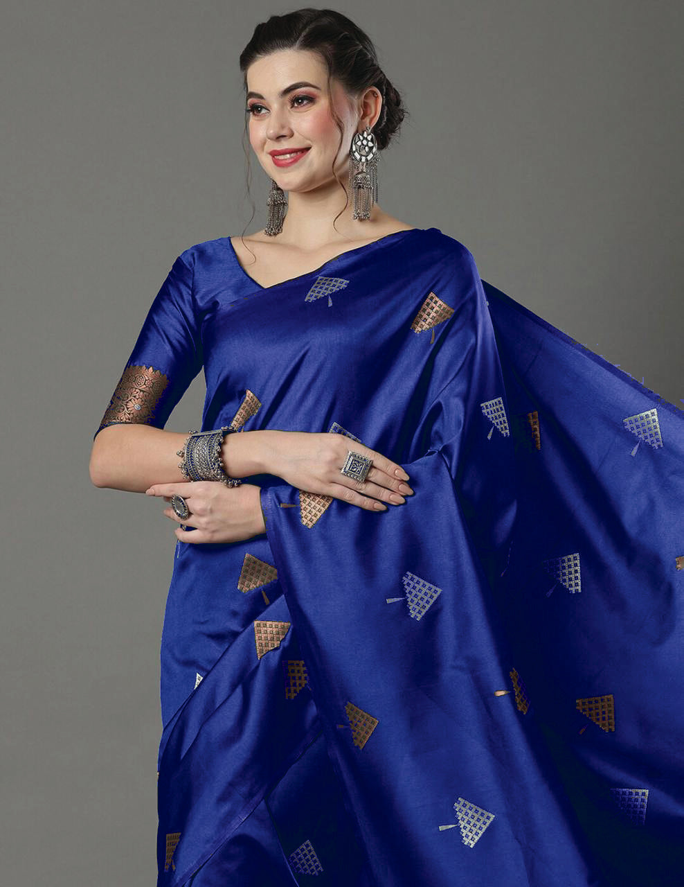 Resplendent Blue Color Soft Lichi Silk Saree With Blouse Piece