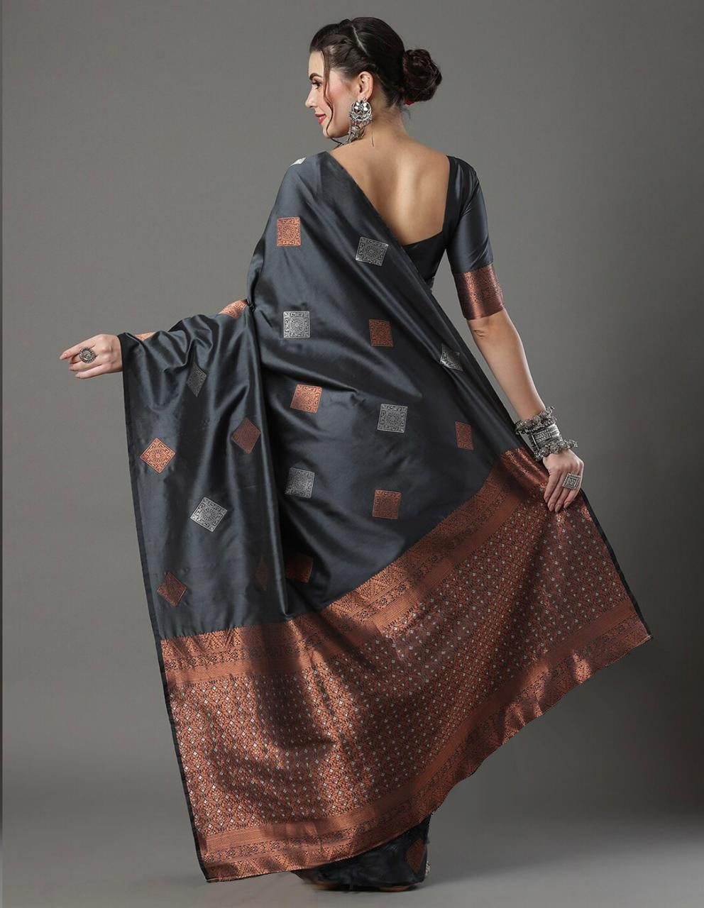 Alluring Grey Color Soft Lichi Silk Saree With Blouse Piece