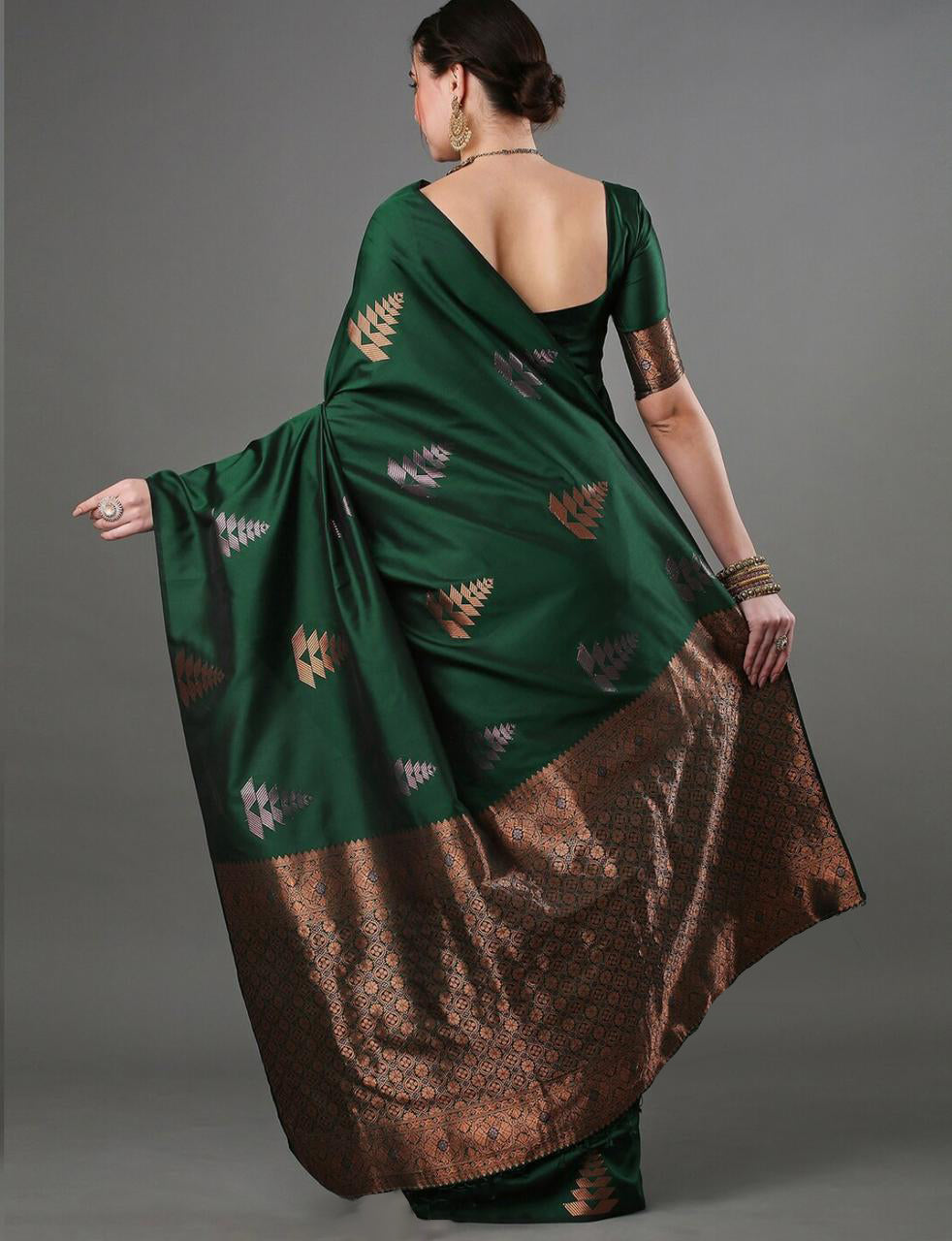 Dazzlingly Green Color Soft Lichi Silk Saree With Blouse Piece