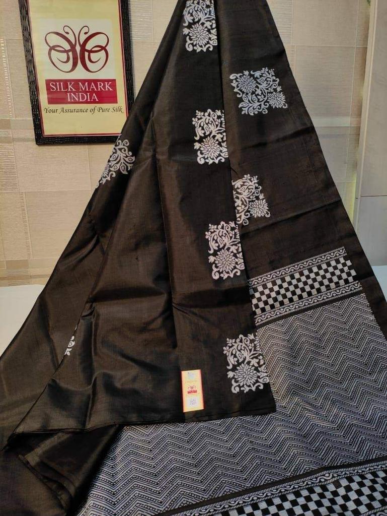 Tantalizing Black Color Soft Lichi Silk Saree With Blouse Piece