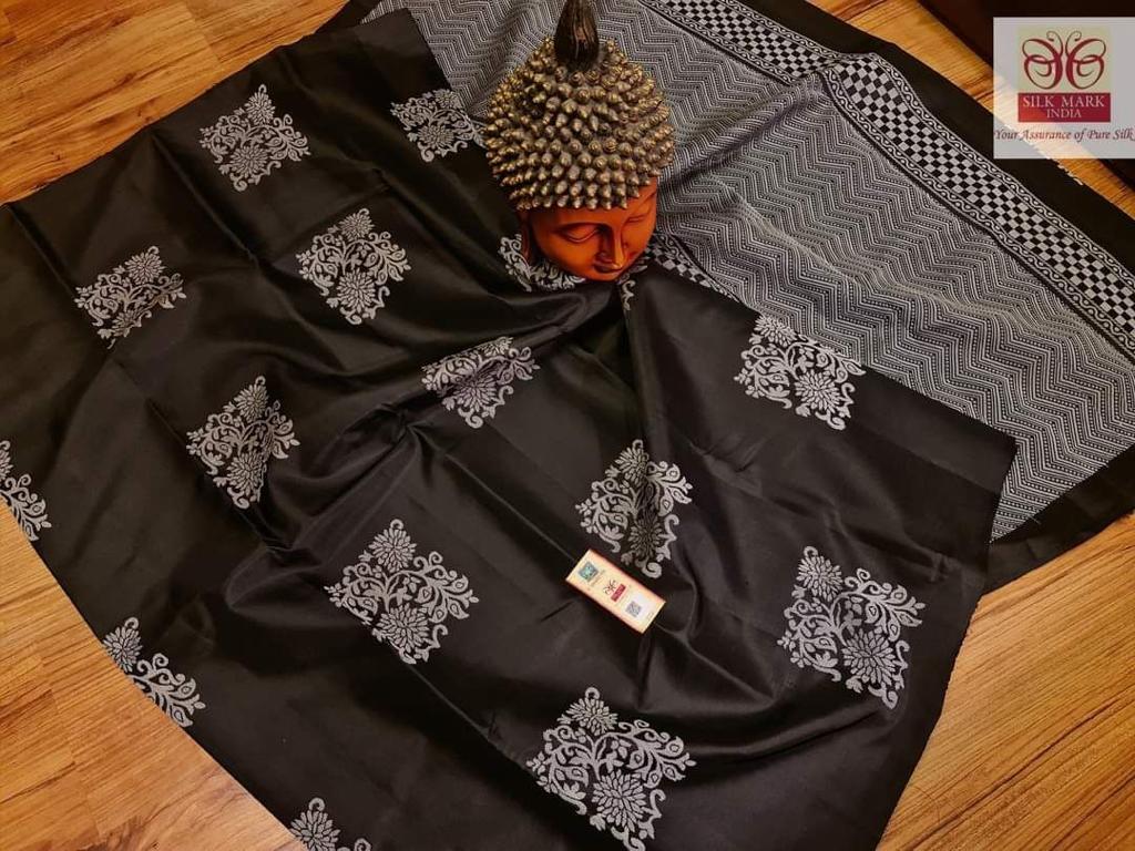 Tantalizing Black Color Soft Lichi Silk Saree With Blouse Piece