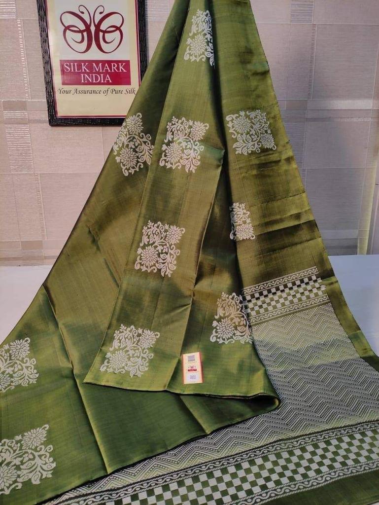 Heavenly Green Color Soft Lichi Silk Saree With Blouse Piece