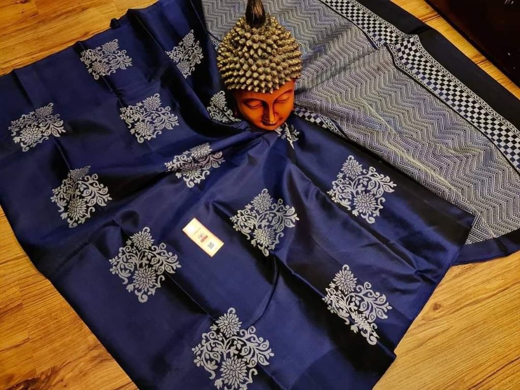 Sophisticated Navy Blue Color Soft Lichi Silk Saree With Blouse Piece