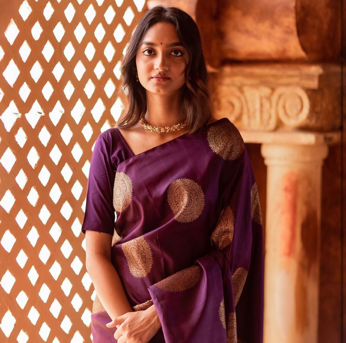 Elegance Purple Color Soft Lichi Silk Saree With Blouse Piece