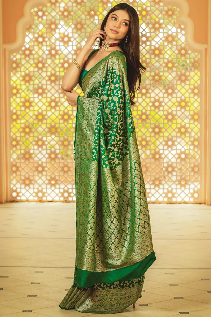 Blooming Green Soft Silk Saree With Entrancing Blouse Piece