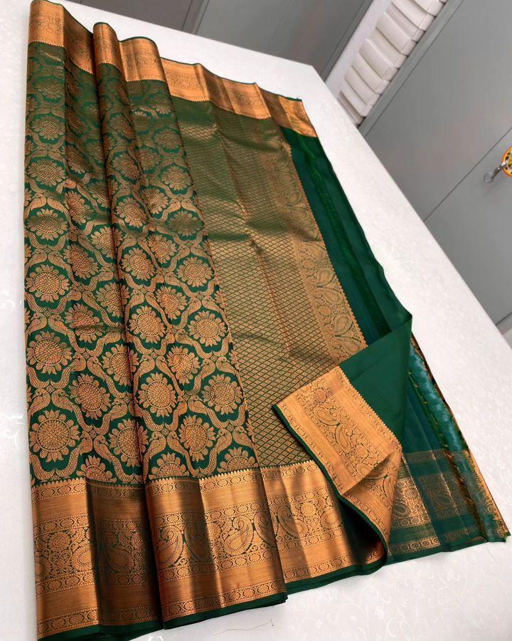 Delectable Dark Green Soft Silk Saree With Palimpsest Blouse Piece