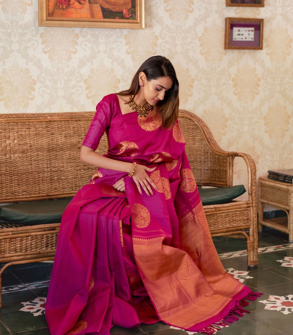 Enthralling Dark Pink Color Soft Lichi Silk Saree With Blouse Piece