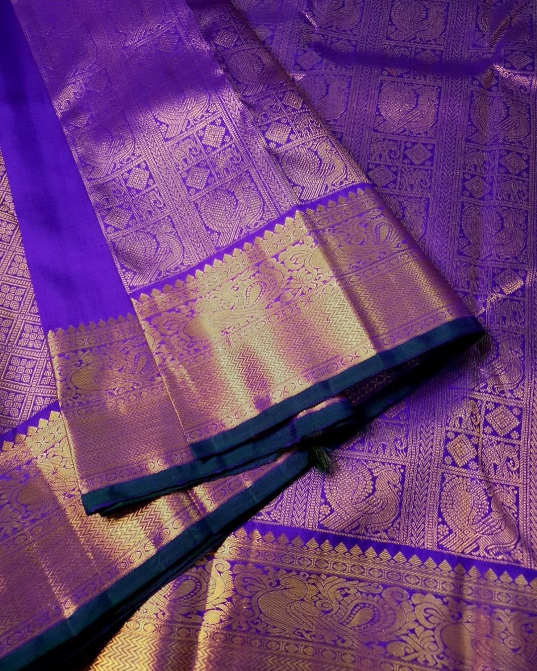 Exciting Royal Blue Color Soft Lichi Silk Saree With Blouse Piece