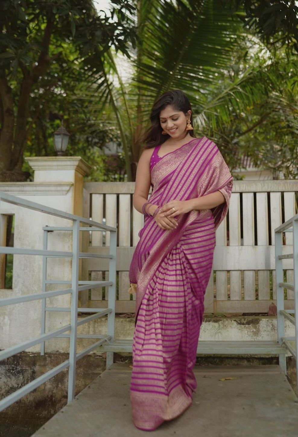 Majestic Magenta Color Soft Lichi Silk Saree With Blouse Piece