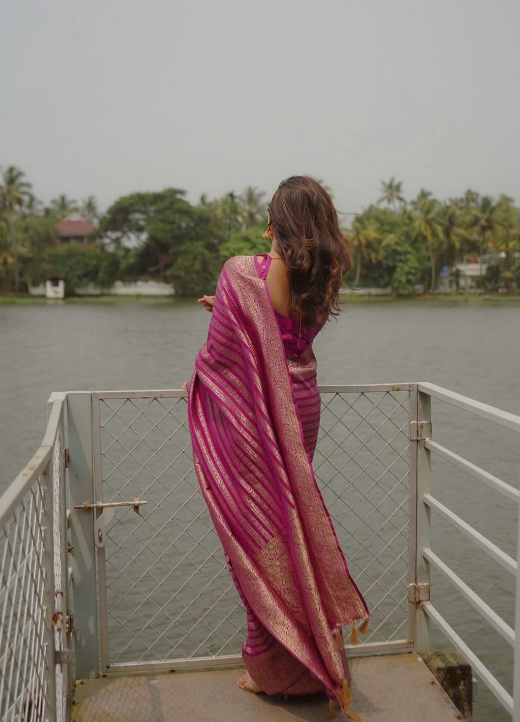 Majestic Magenta Color Soft Lichi Silk Saree With Blouse Piece