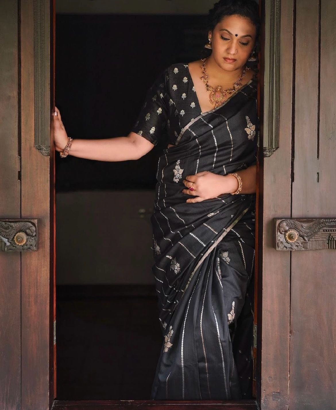 Thrilling Black Color Soft Lichi Silk Saree With Blouse Piece