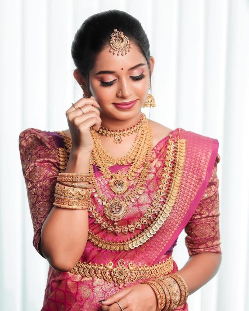 Ethereal Dark Pink Color Soft Lichi Silk Saree With Blouse Piece