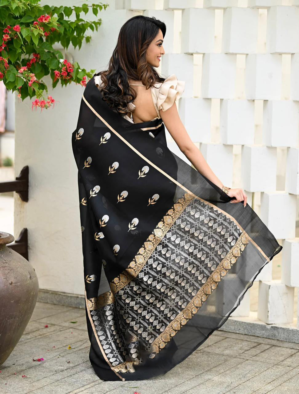 Dynamic Black Color Soft Lichi Silk Saree With Blouse Piece