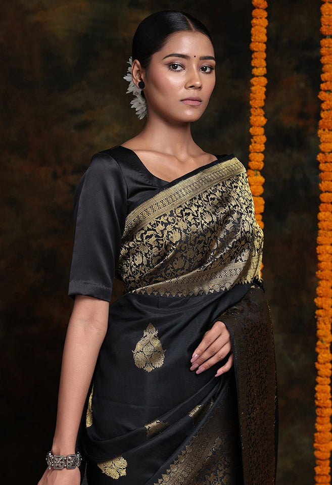 Electrifying Black Color Soft Lichi Silk Saree With Blouse Piece