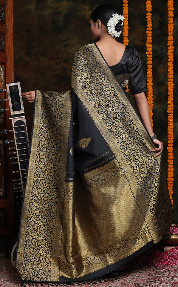 Electrifying Black Color Soft Lichi Silk Saree With Blouse Piece