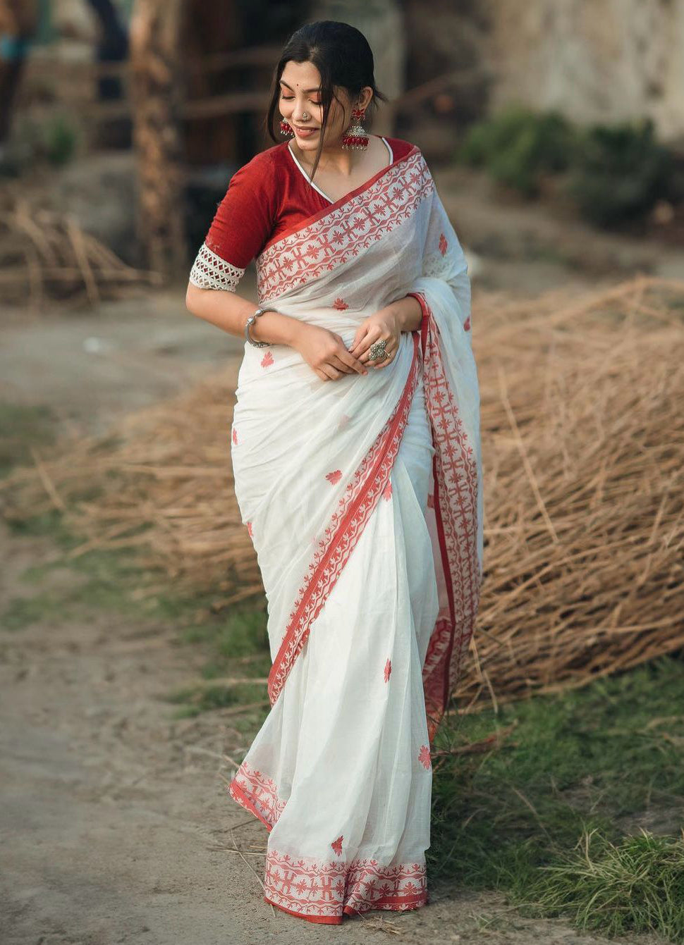 Radiant White Color Cotton Linen Silk Saree With Blouse Piece