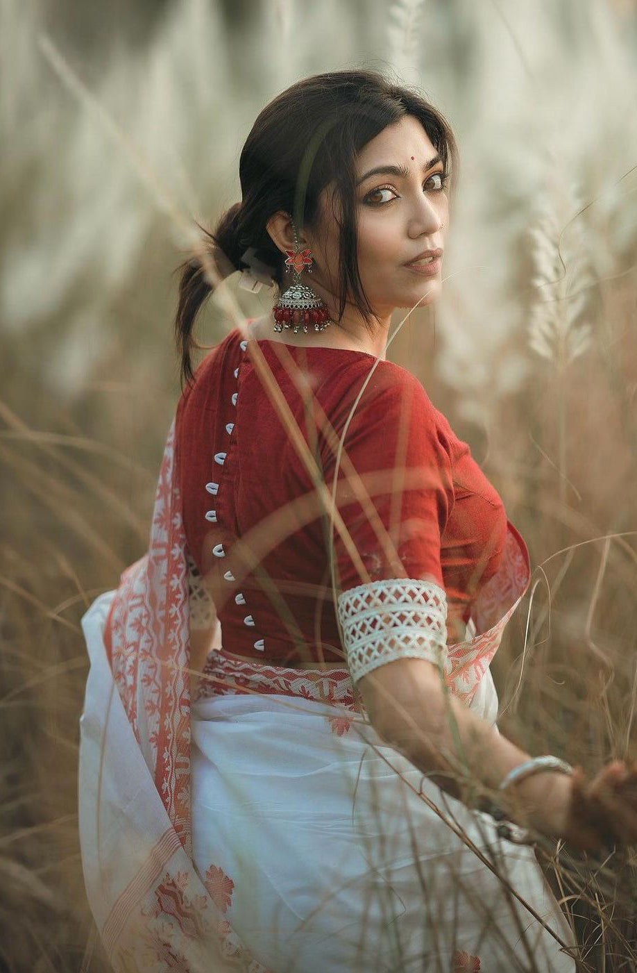 Radiant White Color Cotton Linen Silk Saree With Blouse Piece