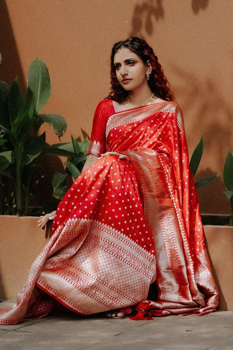 Entrancing Red Color Soft Lichi Silk Saree With Blouse Piece