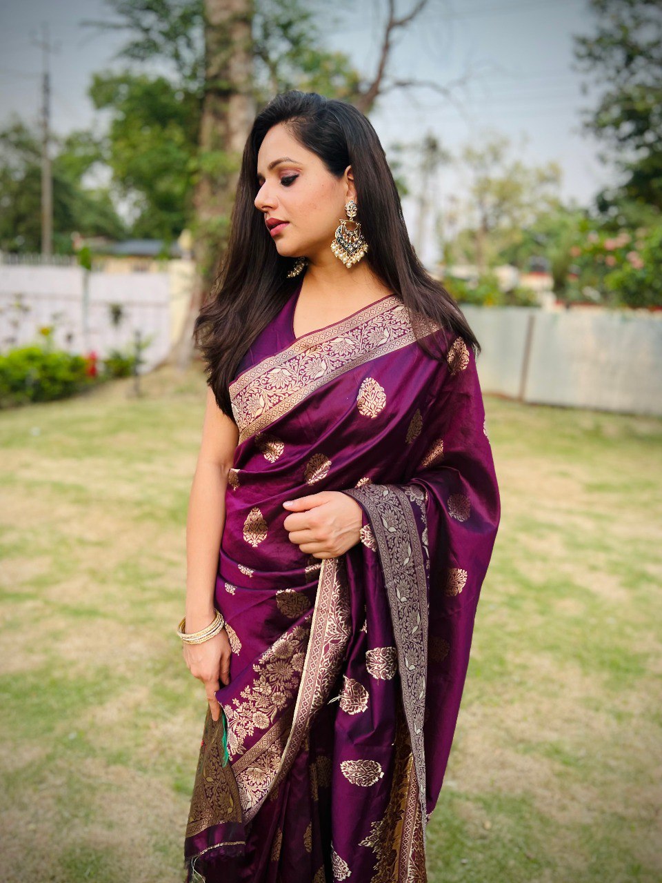 Graceful Wine Color Soft Lichi Silk Saree With Blouse Piece