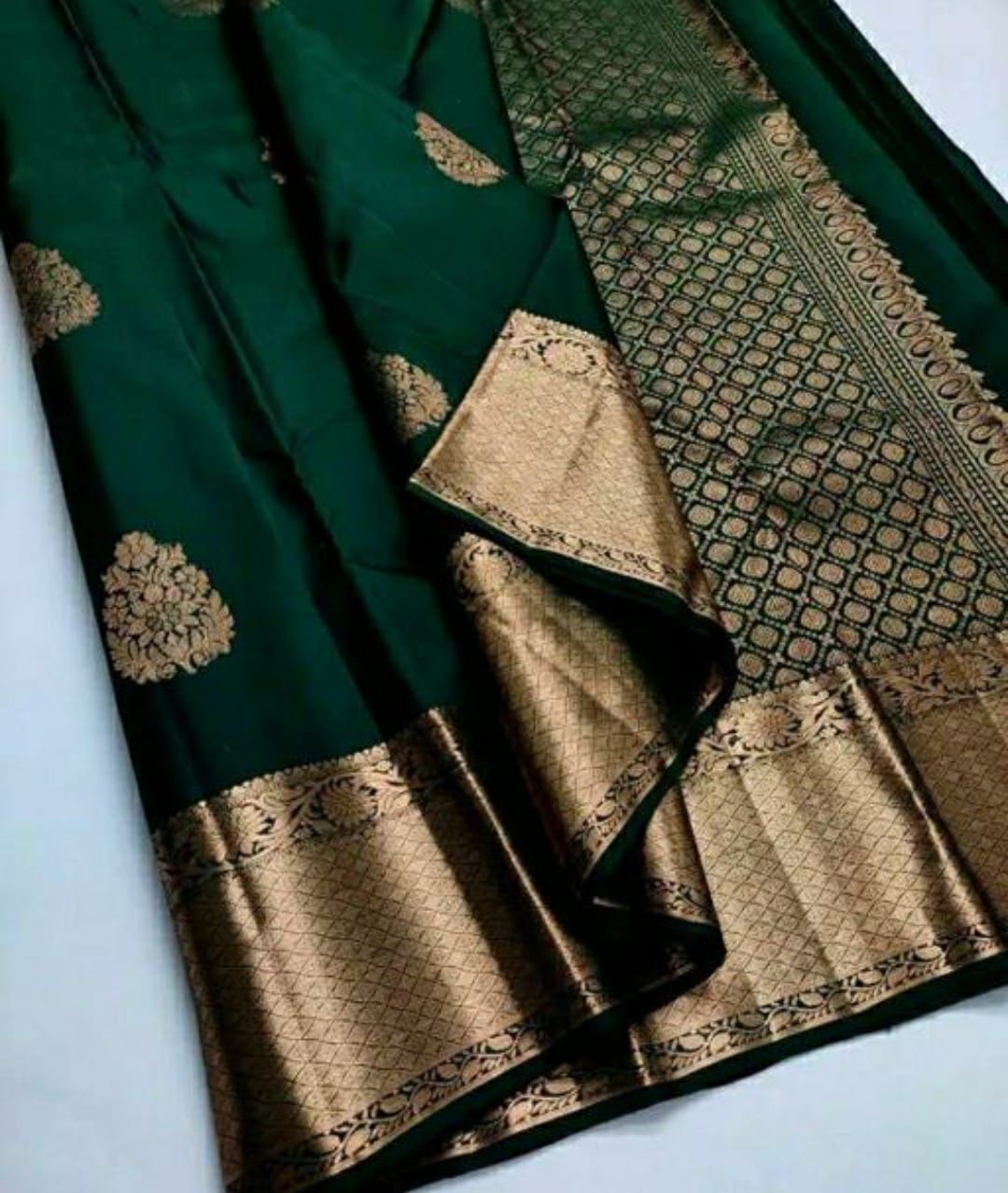 Resplendent Dark Green Color Soft Lichi Silk Saree With Blouse Piece