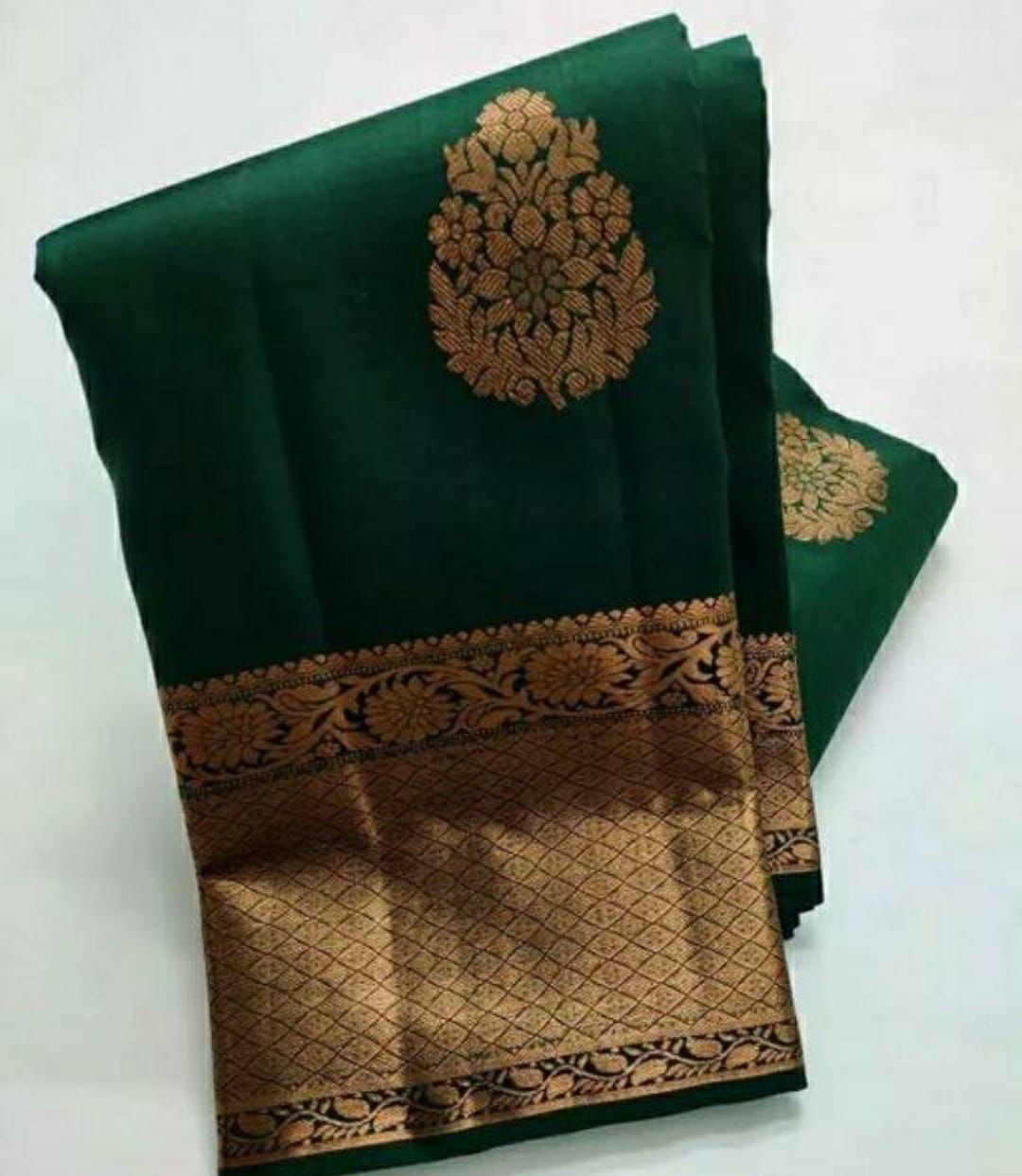 Resplendent Dark Green Color Soft Lichi Silk Saree With Blouse Piece