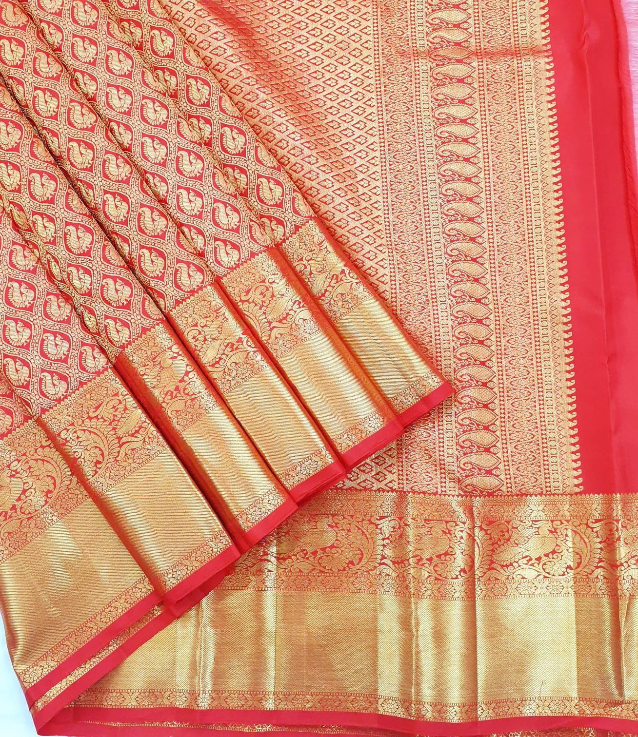 Sophisticated Red Color Soft Lichi Silk Saree With Blouse Piece