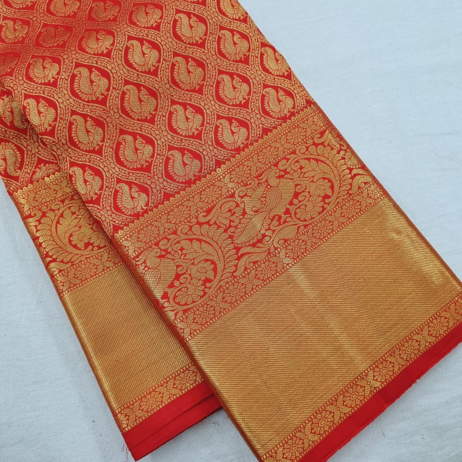 Sophisticated Red Color Soft Lichi Silk Saree With Blouse Piece