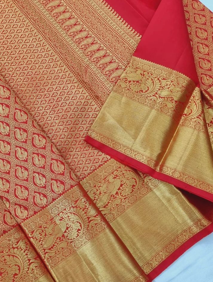 Sophisticated Red Color Soft Lichi Silk Saree With Blouse Piece