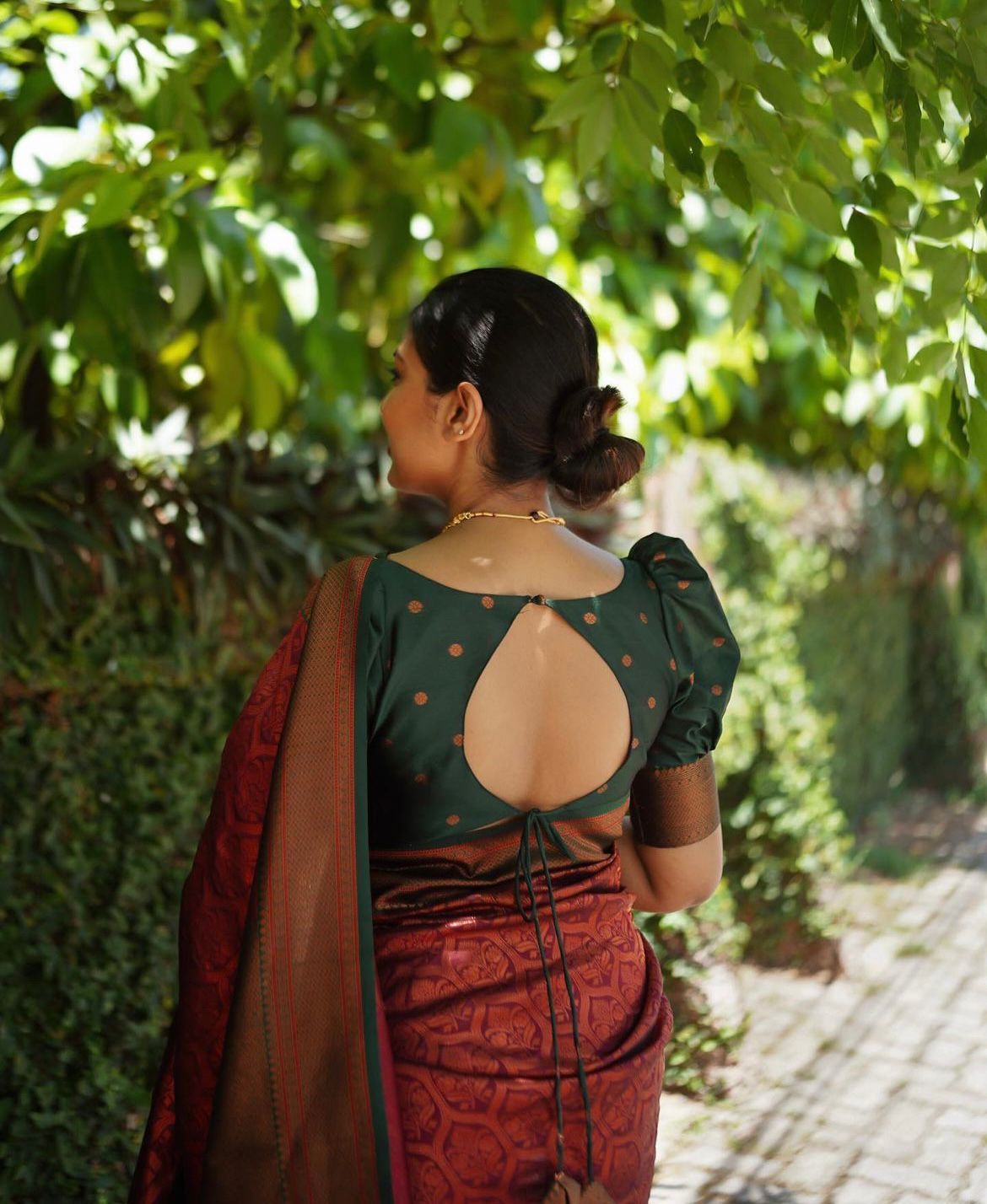 Exhilarating Maroon Color Soft Lichi Silk Saree With Blouse Piece