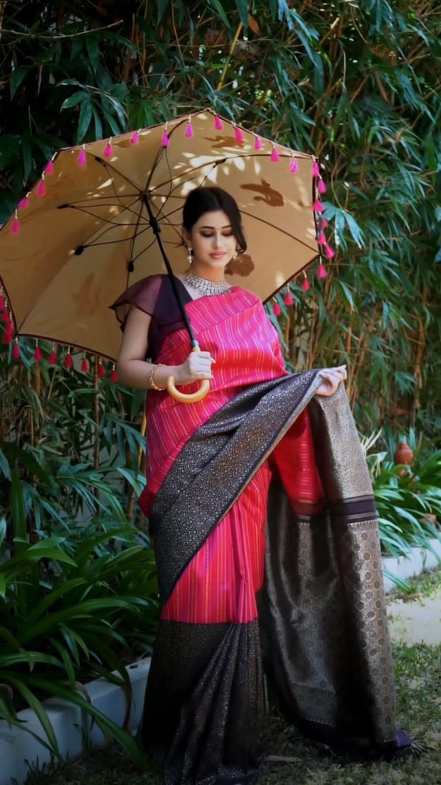 Palatial Dark Pink Color Soft Lichi Silk Saree With Blouse Piece