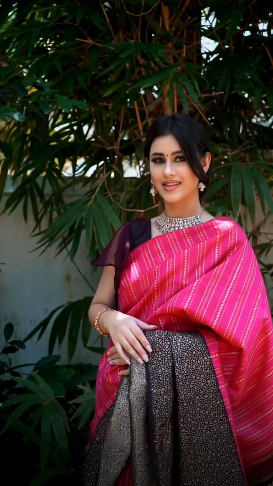 Palatial Dark Pink Color Soft Lichi Silk Saree With Blouse Piece