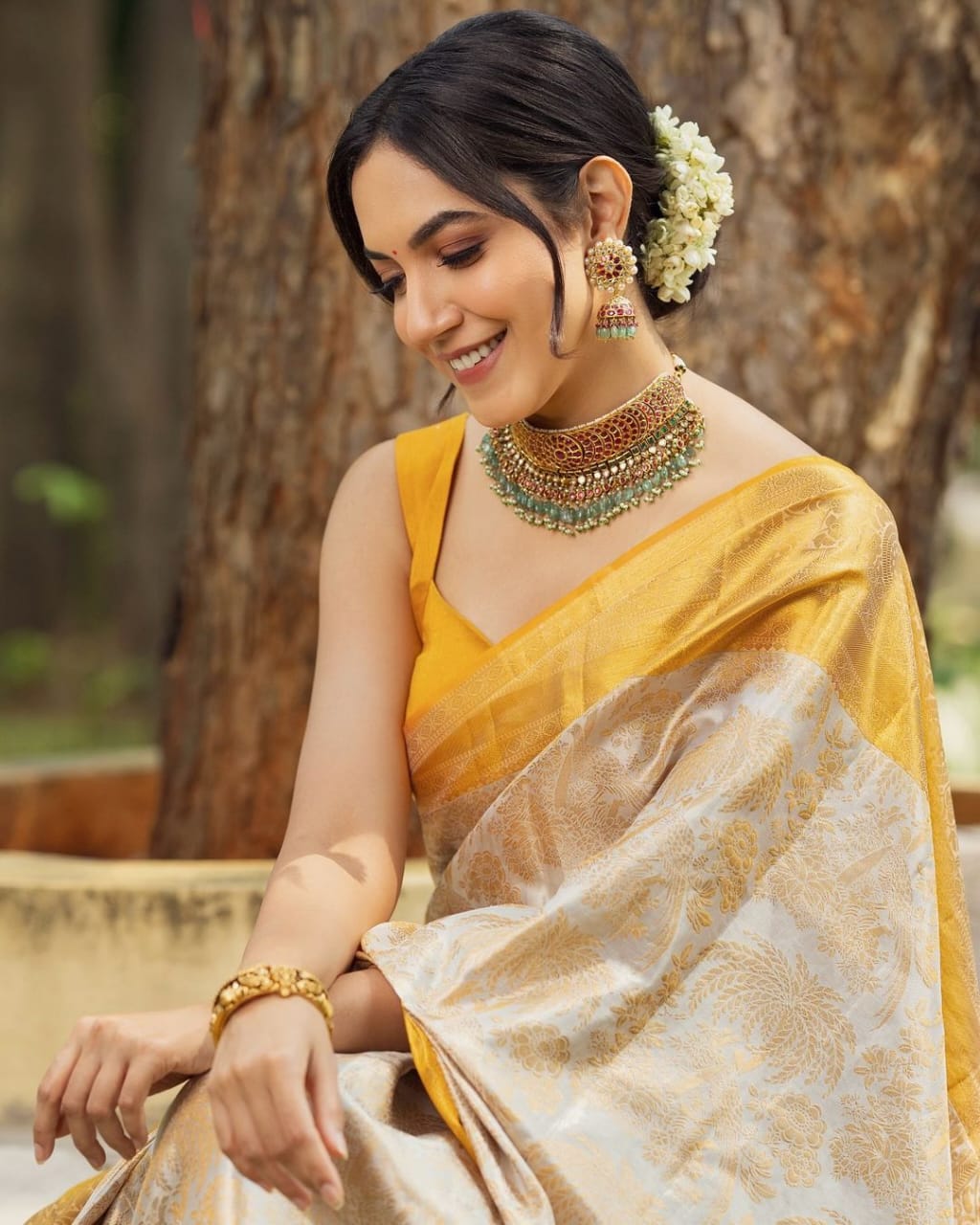 Irresistible Beige Color Soft Lichi Silk Saree With Blouse Piece