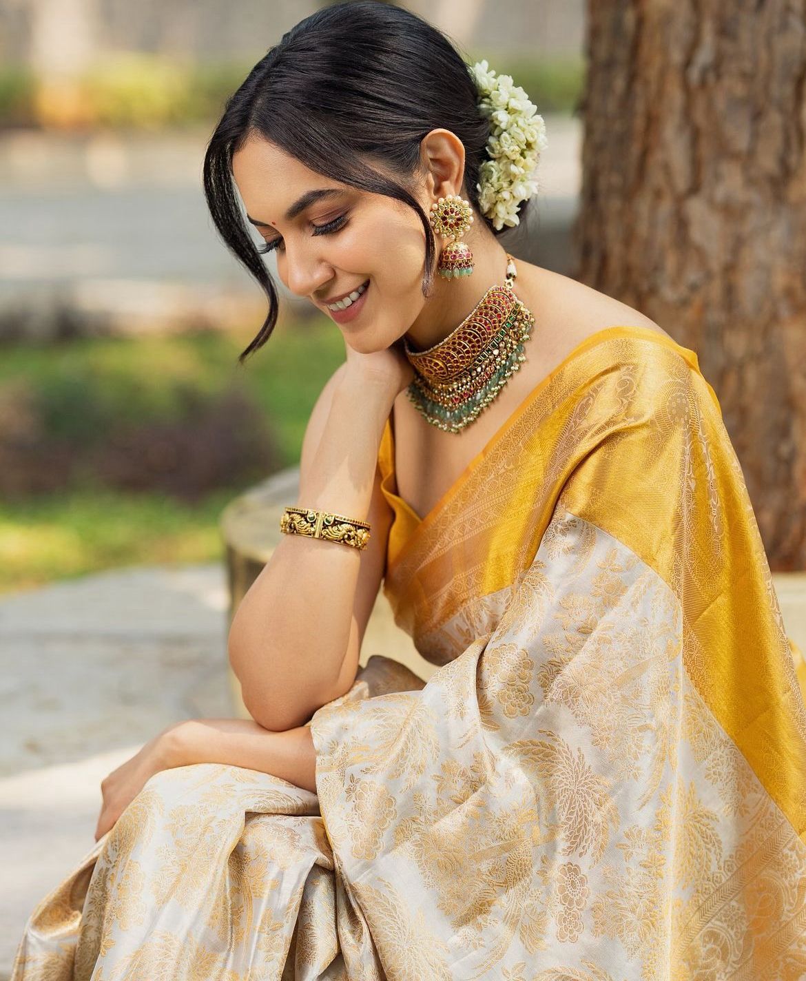 Irresistible Beige Color Soft Lichi Silk Saree With Blouse Piece