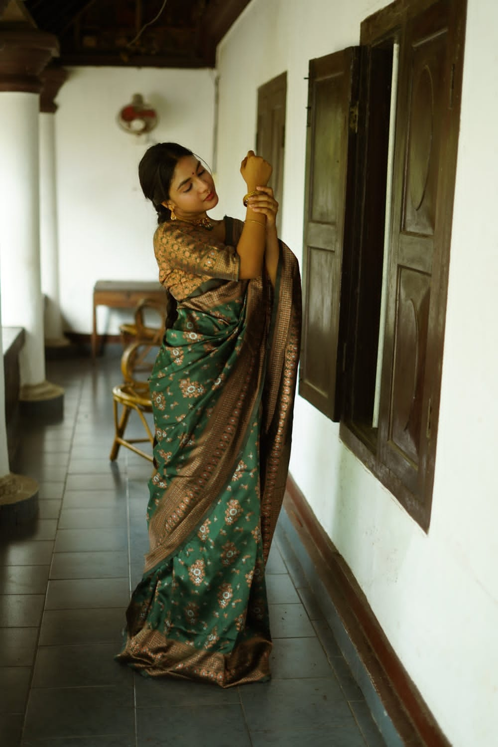 Charming Green Color Soft Lichi Silk Saree With Blouse Piece