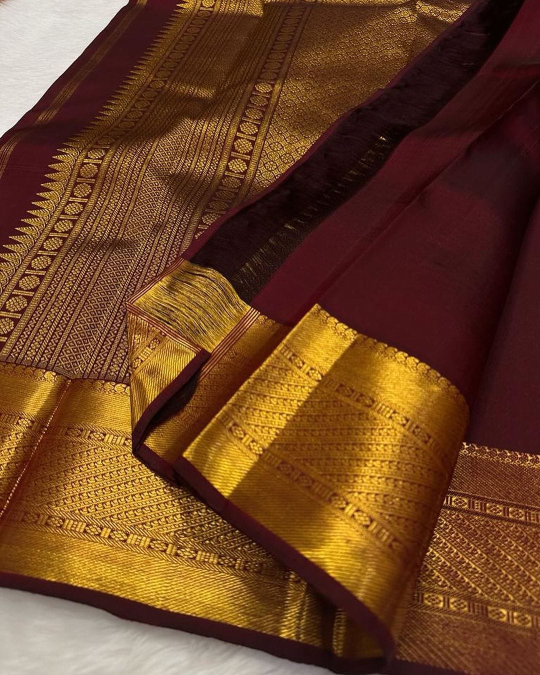 Alluring Wine Soft Silk Saree With Vivacious Blouse Piece