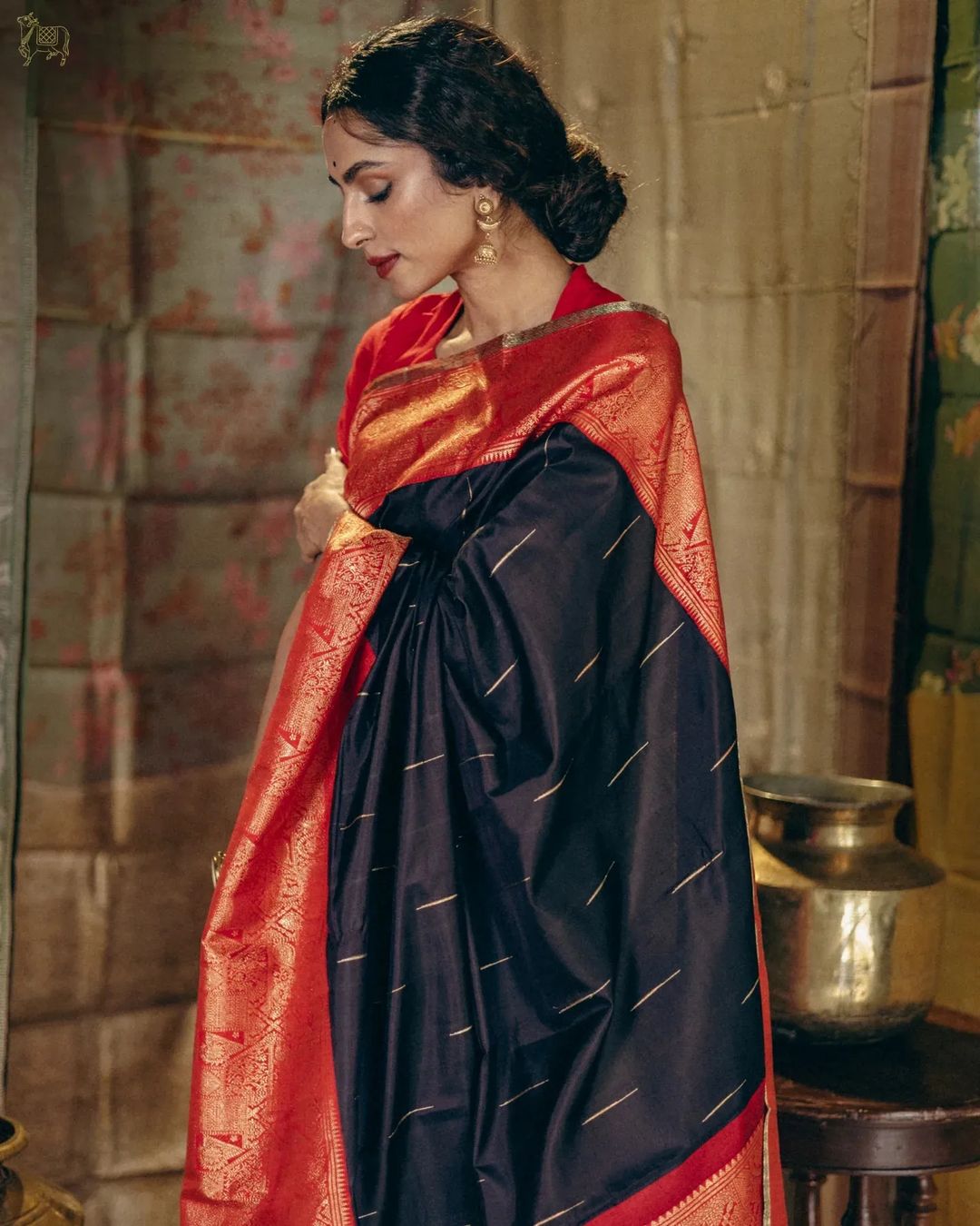 Skinny Black Soft Silk Saree With Twirling Blouse Piece