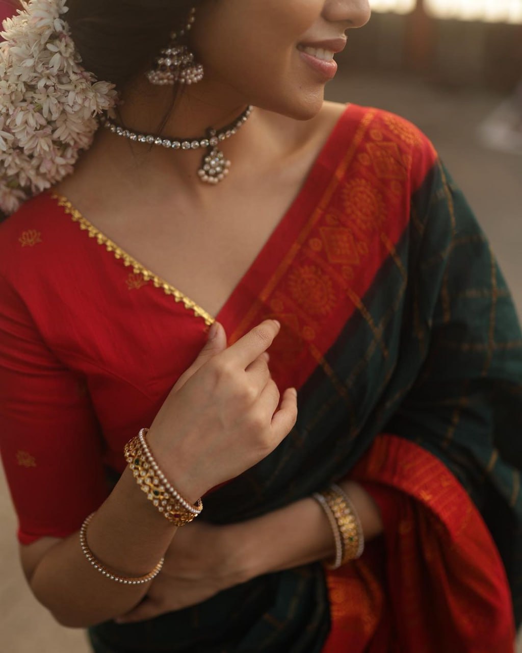 Bucolic Dark Green Soft Silk Saree With Dissemble Blouse Piece