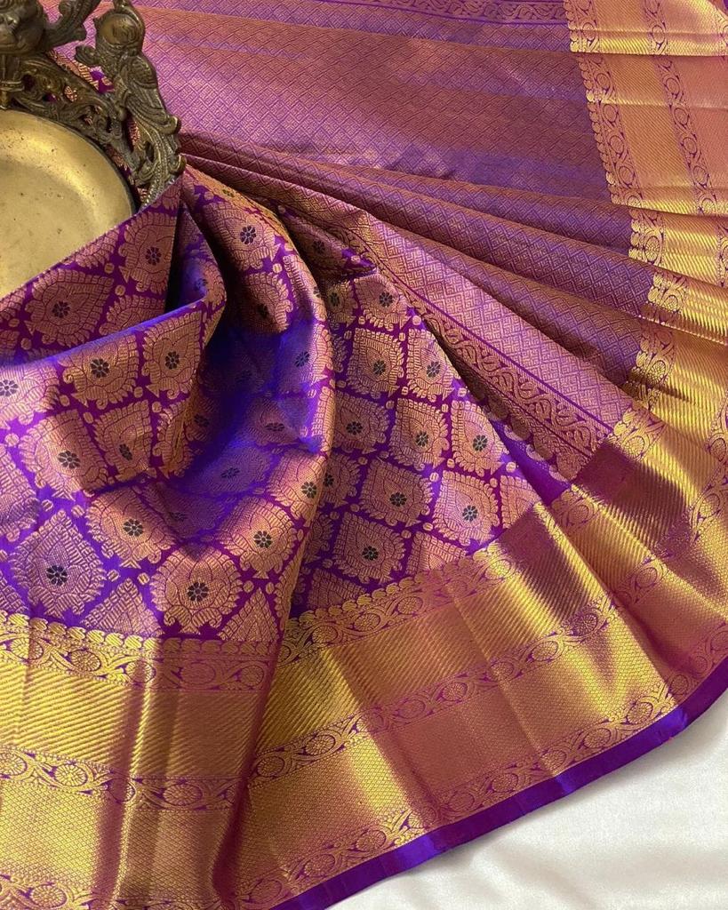 Bewitching Purple Color Soft Lichi Silk Saree With Blouse Piece