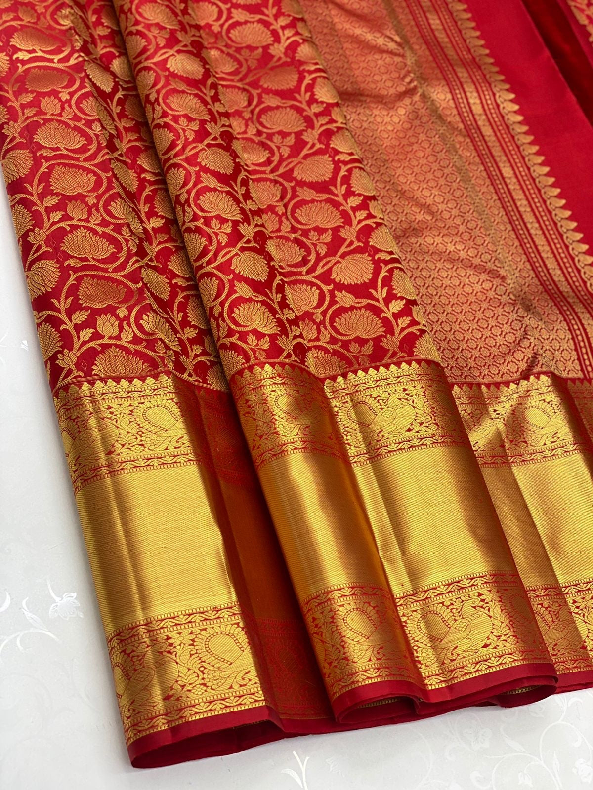 Glittery Red Color Kanjivaram Silk Saree With Blouse Piece