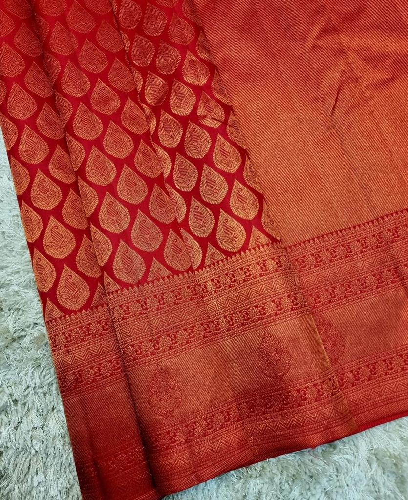 Scintillating Red Color Kanjivaram Silk Saree With Blouse Piece