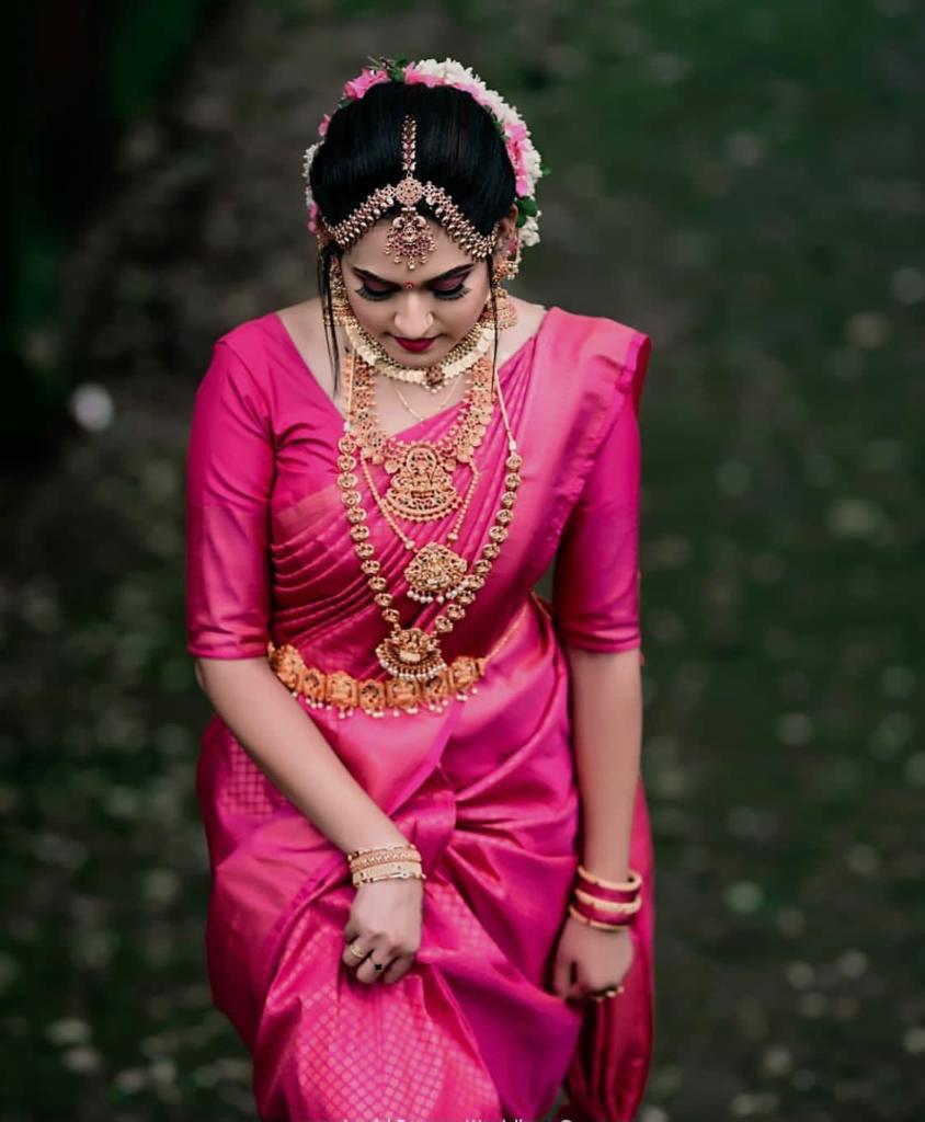 Effervescent Dark Pink Color Soft Lichi Silk Saree With Blouse Piece