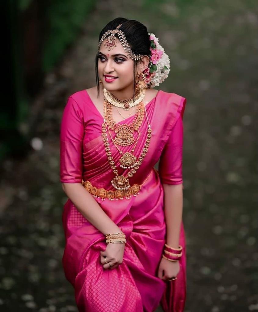 Effervescent Dark Pink Color Soft Lichi Silk Saree With Blouse Piece