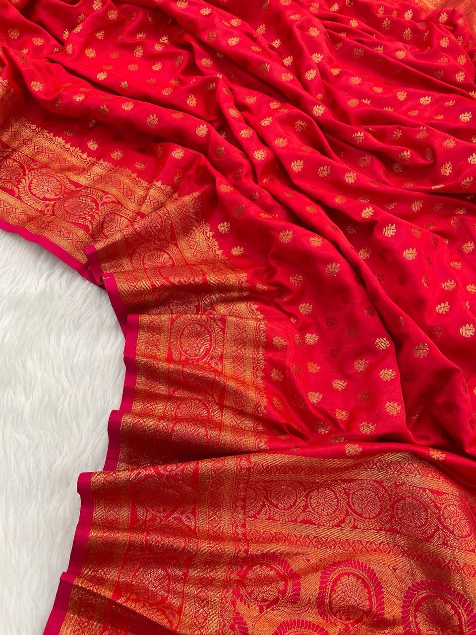 Effulgent Red Color Banarasi Soft Silk Saree With Blouse Piece