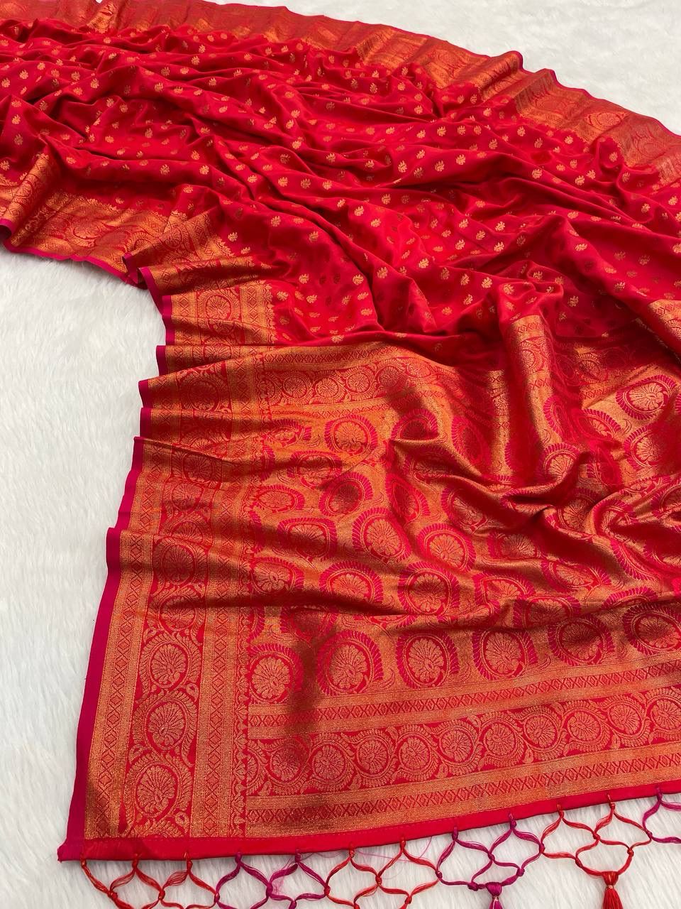 Effulgent Red Color Banarasi Soft Silk Saree With Blouse Piece