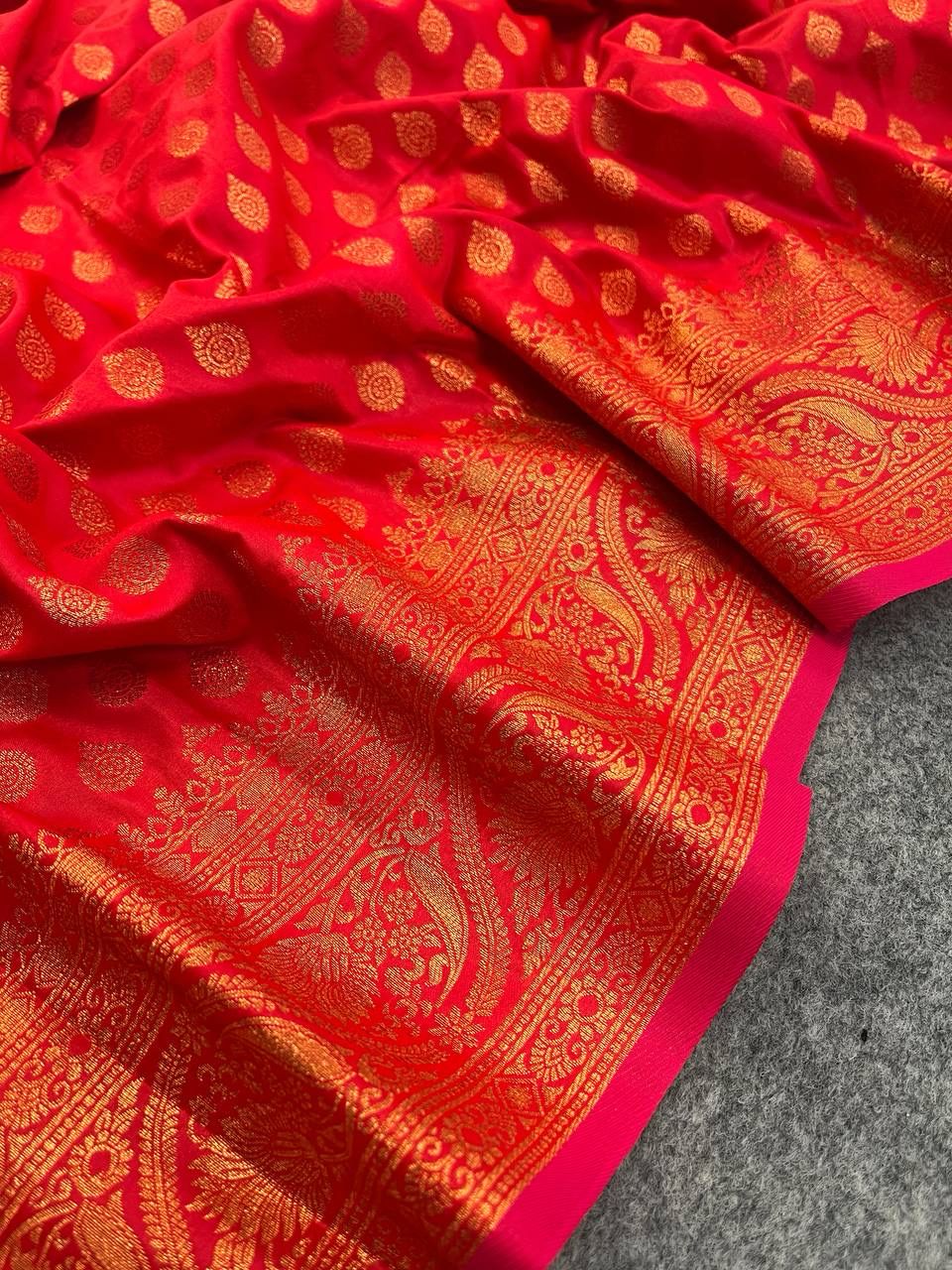 Scintillant Red Color Banarasi Soft Silk Saree With Blouse Piece