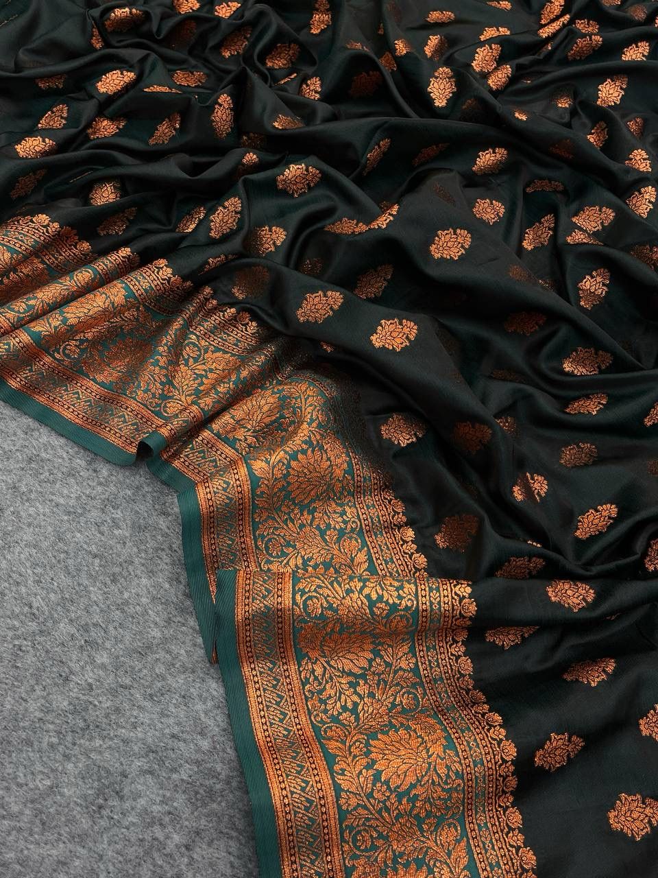 Elegance Dark Green Color Banarasi Soft Silk Saree With Blouse Piece