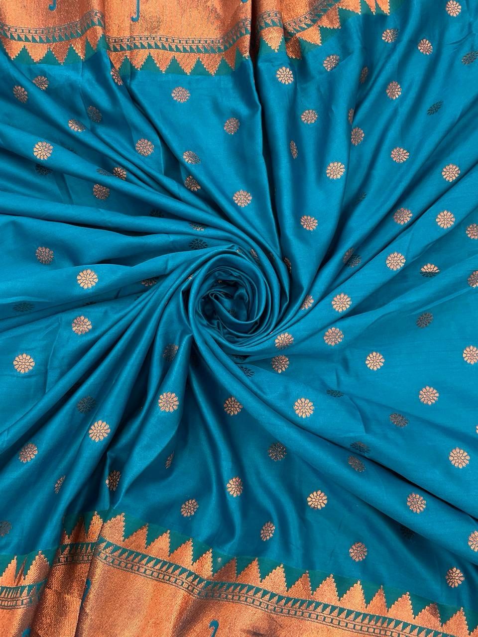 Captivating Firozi Color Paithani Silk Saree With Blouse Piece