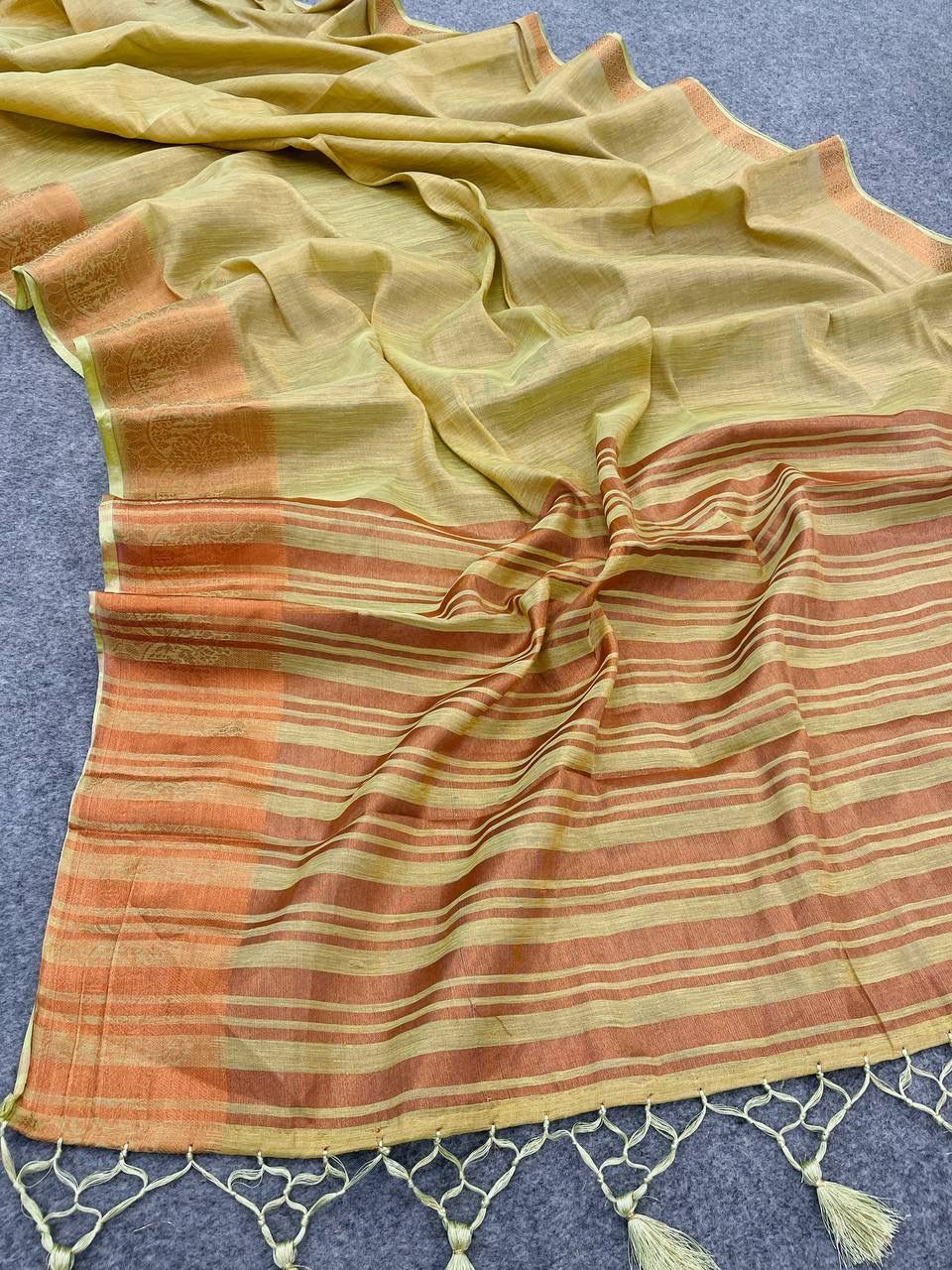 Mesmerizing Pista Color Cotton Linen Silk Saree With Blouse Piece